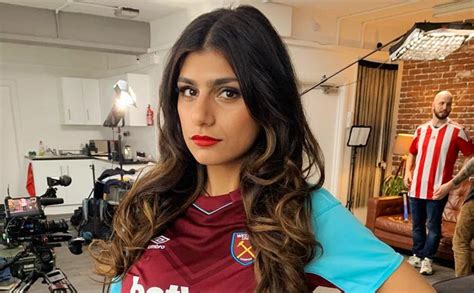 Mia Khalifa lesbian Search